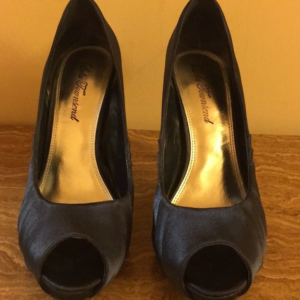 Lulu Townsend navy daffodil platform. Size 8 - Picture 2 of 7